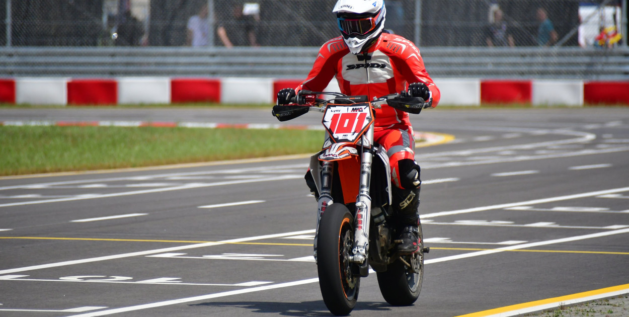 Autodrom Biłgoraj zaprasza na wyścigi Supermoto