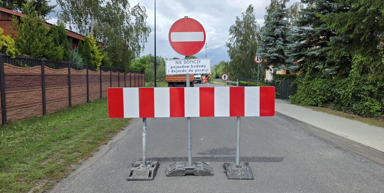 Zamknięcie drewnianego mostu na Białej Ładzie
