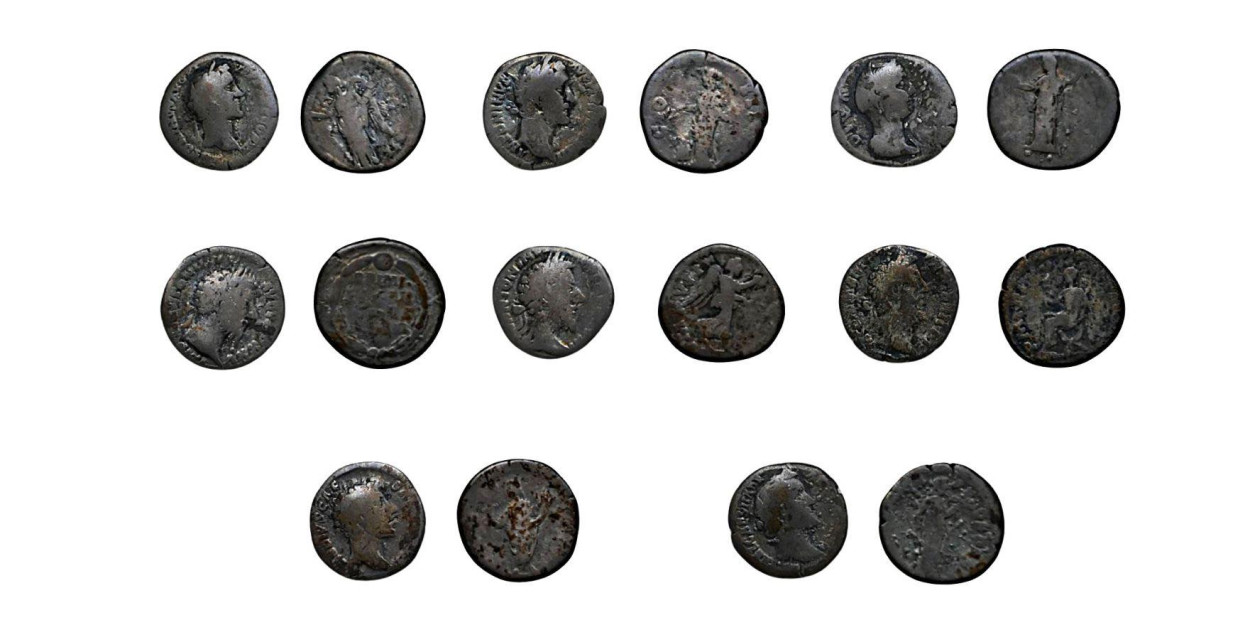 Polski pozostawiły po sobie ślady w postaci depozytów monetarnych, które są przedmiotem badań archeologicznych i numizmatycznych