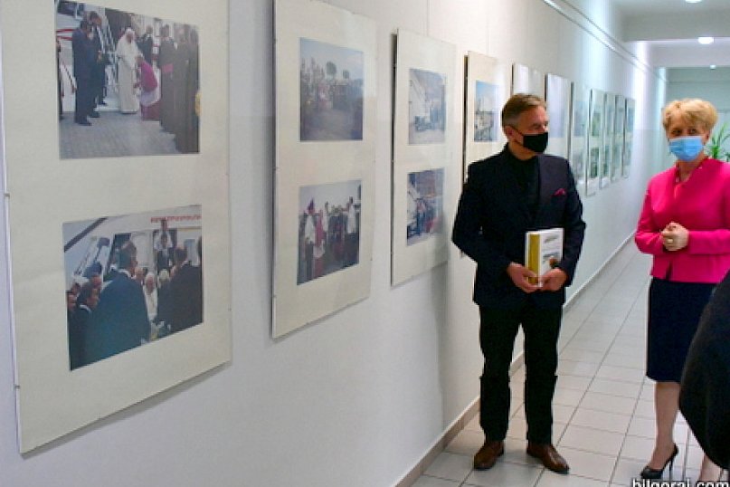 Wystawa niezwykłych zdjęć z wizyty Jana Pawła II w Zamościu (FOTO)