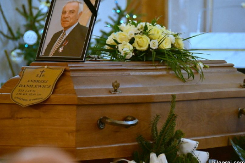 Pożegnano Andrzeja Danilewicza. Pogrzeb odbył się w sanktuarium św. Marii Magdaleny (FOTO)
