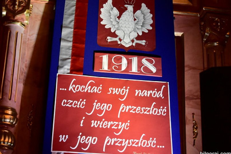 Wieczornica patriotyczna w 103. rocznicę odzyskania niepodległości (FOTO)
