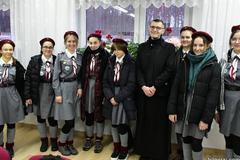 Harcerska Droga Krzyżowa w Majdanie Starym (FOTO)