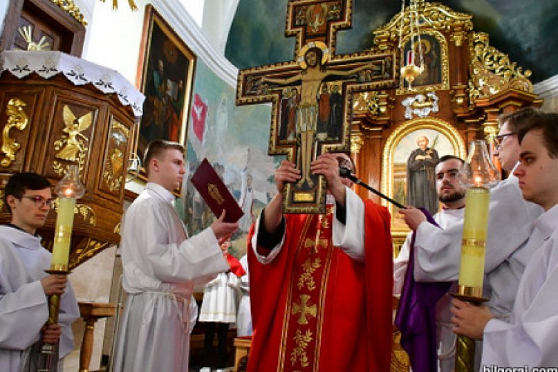 Wielki Piątek, dzień Męki i Śmierci Chrystusa (FOTO)