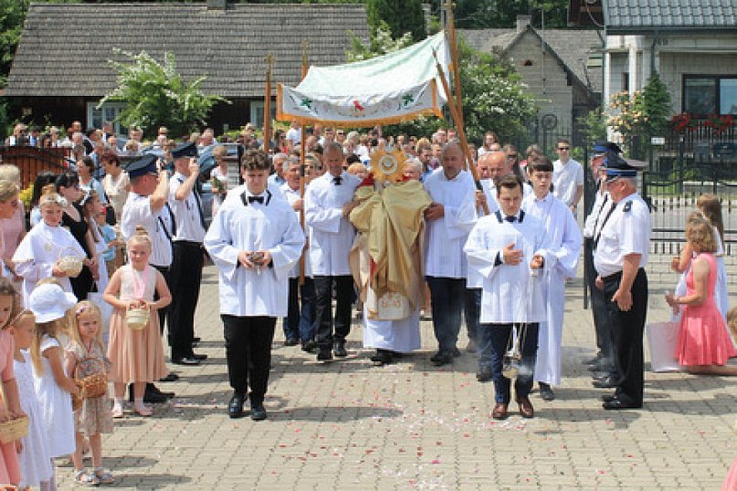 Uroczystość Najświętszego Ciała i Krwi Chrystusa w Dąbrowicy (FOTO)