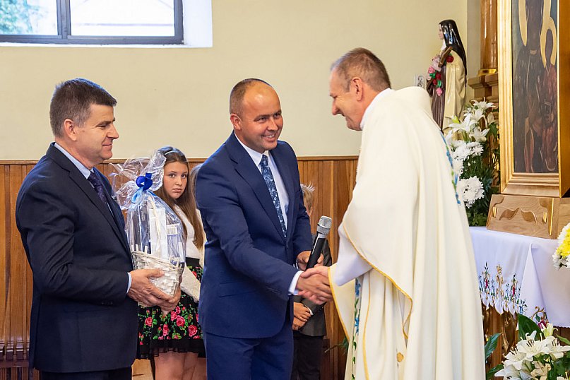 Wprowadzenie proboszcza do parafii w Tereszpolu
