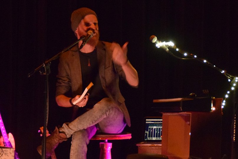 Henry No Hurry na scenie TOK