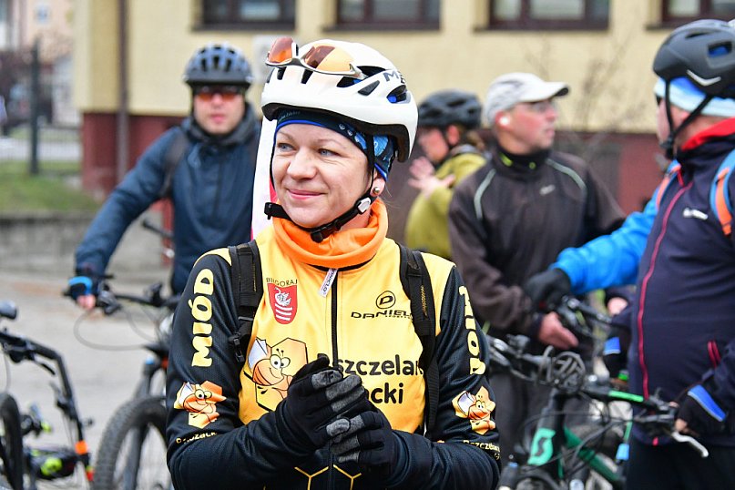 Rowerowy rajd w 104. rocznicę odzyskania niepodległości wyruszył z Biłgoraja