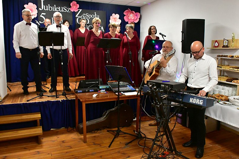 Drewniany jubileusz Zespołu "Od-Nowa" z Rogali