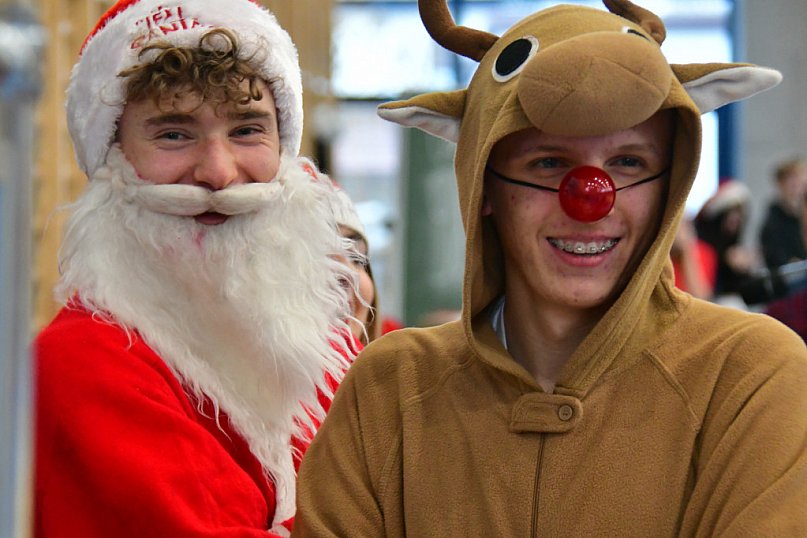 Mikołajkowy Festyn Charytatywny w ZSBiO 2022