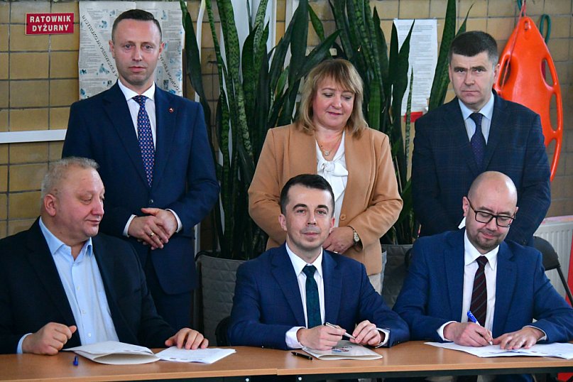 Podpisana został umowa na rozbudowę basenu w Biłgoraju