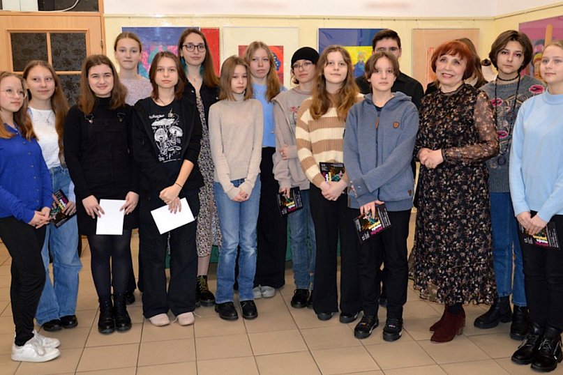 Sztuka - Moda - Piekno - wystaw prac plastycznych w MDK