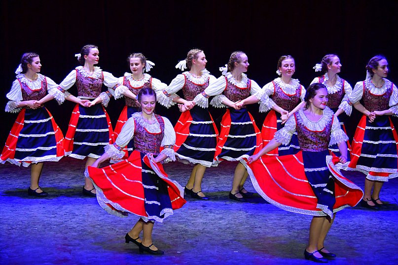 Biłgoraj. Koncert młodzieżowych ukraińskich zespołów ludowych