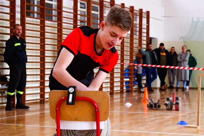 Biszcza. Gminne Halowe Zawody Sportowo - Pożarnicze MDP