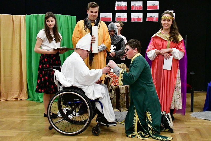 Święto Chrztu Polski w ZSS w Biłgoraju