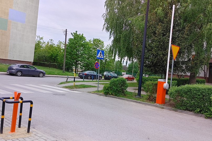 Szlaban już stoi. Wjazd na Nadstawą od Aptecznej tylko dla właścicieli pilotów