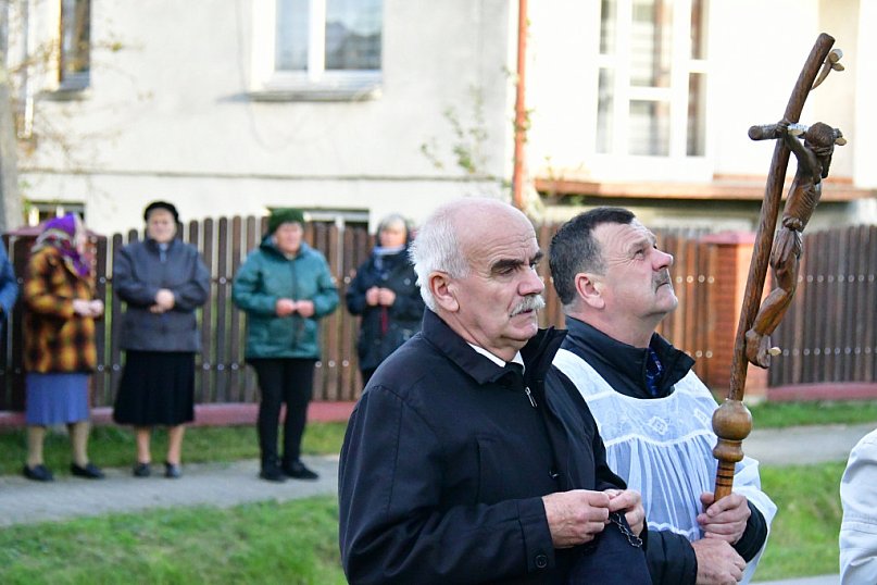 Dereźnia w gminie Biłgoraj. Mieszkańcy przeszli w procesji różańcowej