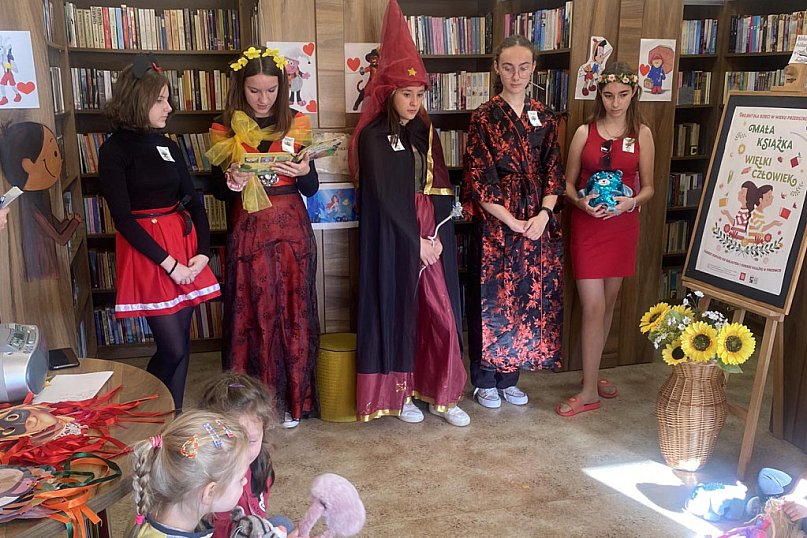Bajkowe spotkanie w Bibliotece w Obszy z okazji...