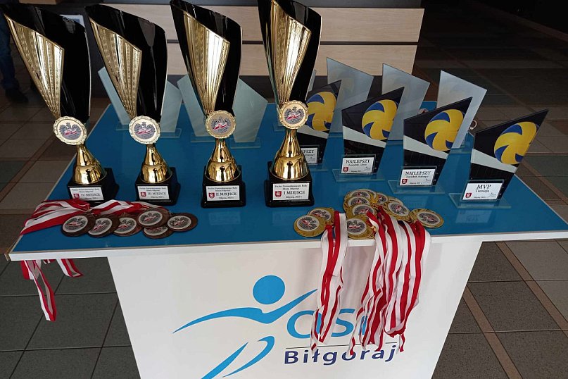 Siatkarskie emocje w przededniu święta niepodległości