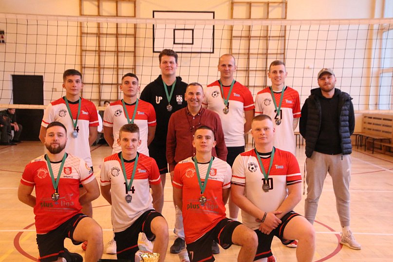 Zacięta rywalizacja w Turnieju Piłki Siatkowej