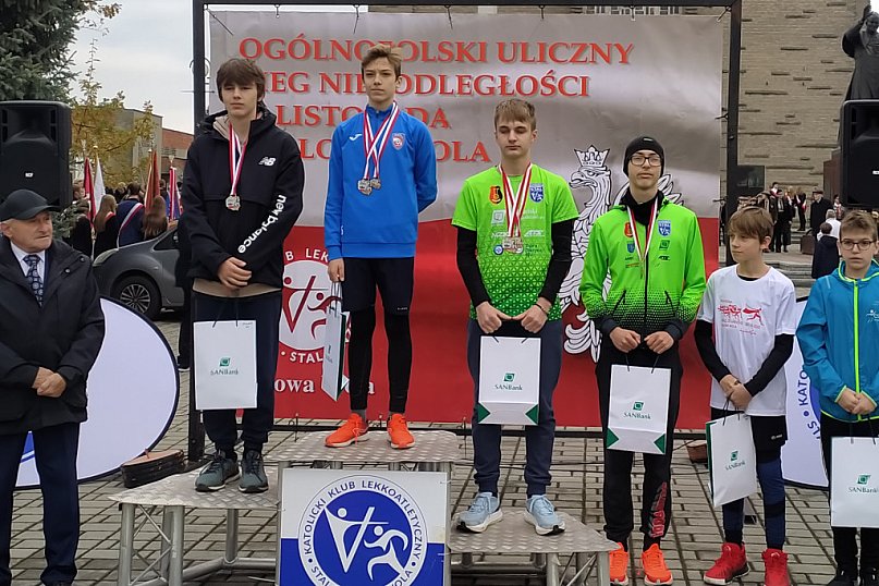 Biłgorajanie pobiegli dla Niepodległej w Stalowej Woli