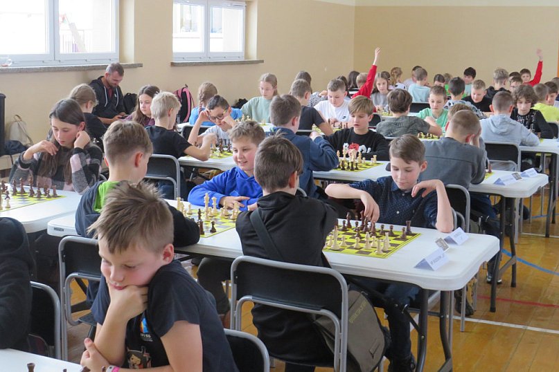 Młodzi szachiści z Tereszpola Kukiełek, SP nr 1 oraz RCEZ najlepsi