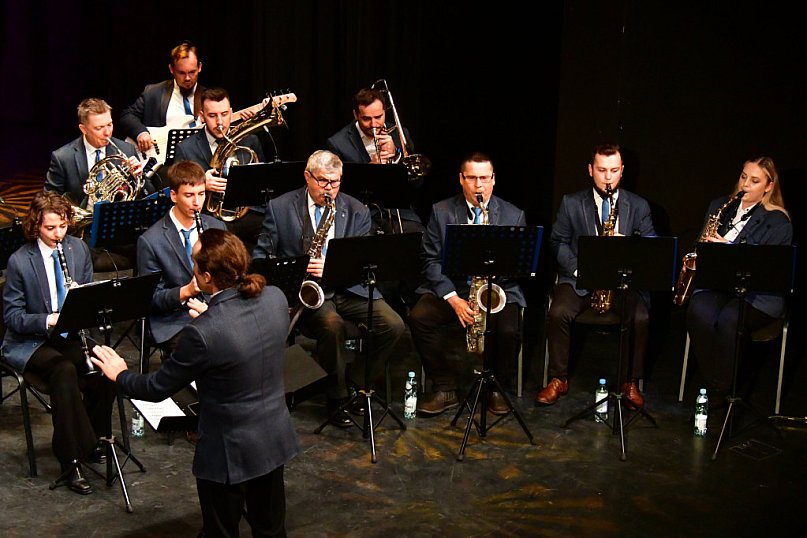 Biłgoraj.  Koncert Karnawałowy zespołów BCK