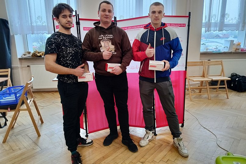 Czy wiesz, ile osób oddało krew w tym roku w RCEZ? Wynik Ciebie zaskoczy!