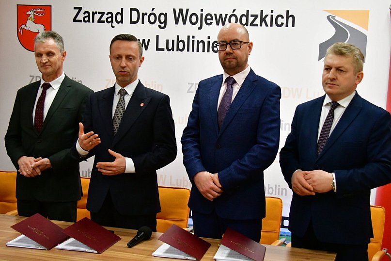 Podpisali umowy na remonty odcinków W853 i W853