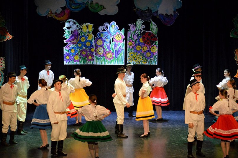 Tańcem przywitali wiosnę