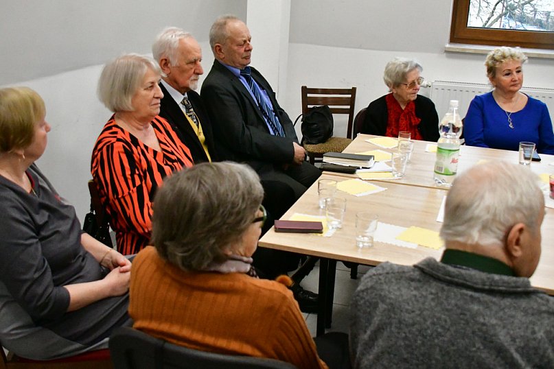 Emerytowani nauczyciele obradowali