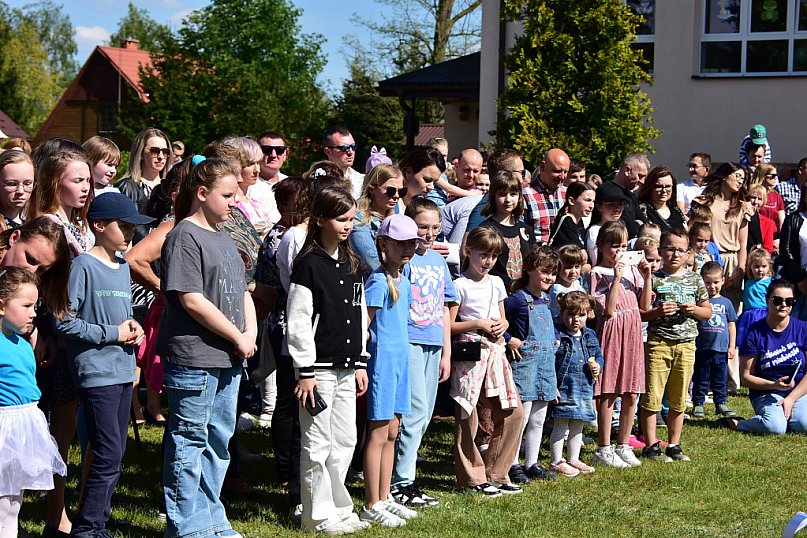 Niebieskie Igrzyska w Markowiczach: Integracja, sport i pomaganie innym!