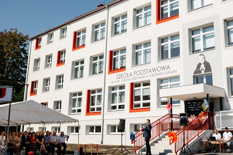 Uroczyste otwarcie Szkoły Podstawowej w Różańcu Drugim