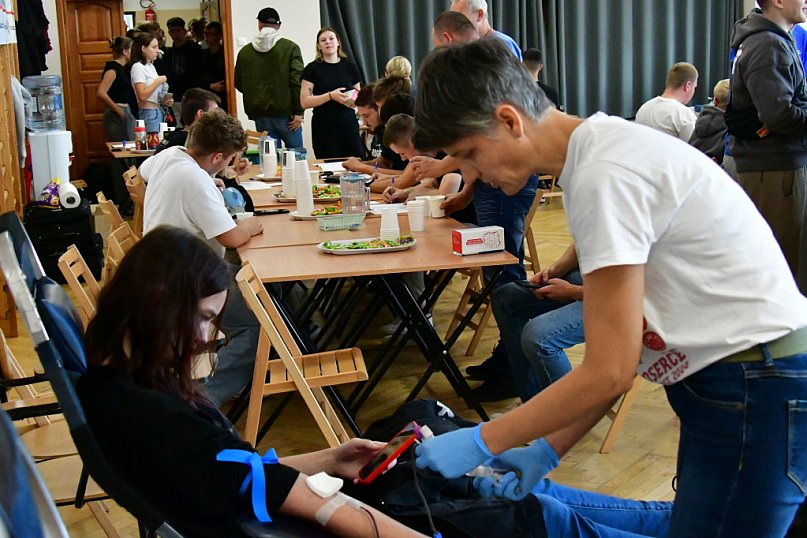 Ofiarność uczniów RCEZ w Biłgoraju - 62 osoby oddały krew