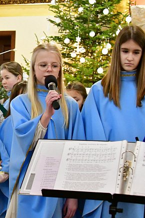 Koncert Kolęd w Dąbrowicy w wykonaniu młodych artystów-12510