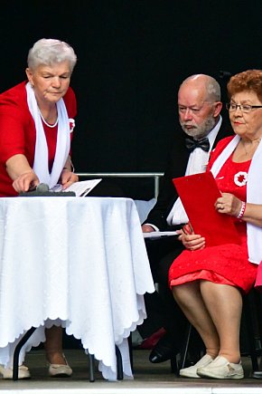 Biłgorajscy seniorzy uczcili Dzień Konstytucji 3 Maja koncertem Majowa jutrzenko-13096