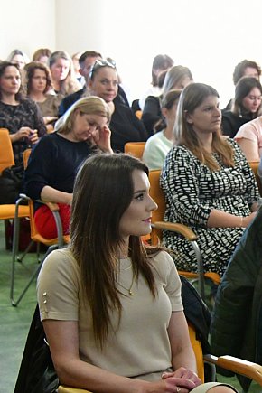Konferencja Zatrzymać kryzys w Biłgoraju – wsparcie dla pracowników sektora pomocowego-13198