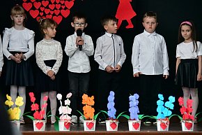 Na Dzień Matki i Dzień Ojca w darze od przedszkolaków z Trójki-13233