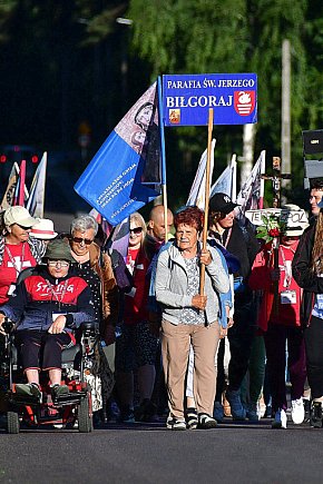 Pielgrzymi z Biłgoraja i Tereszpola na pielgrzymim szlaku do Krasnobrodu-13465