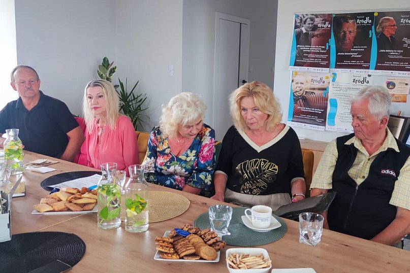 Zdjęcia, które mówią: czytanie fotografii otwiera Festiwal Źródła. Pamięć. Sztuka. Dialog.