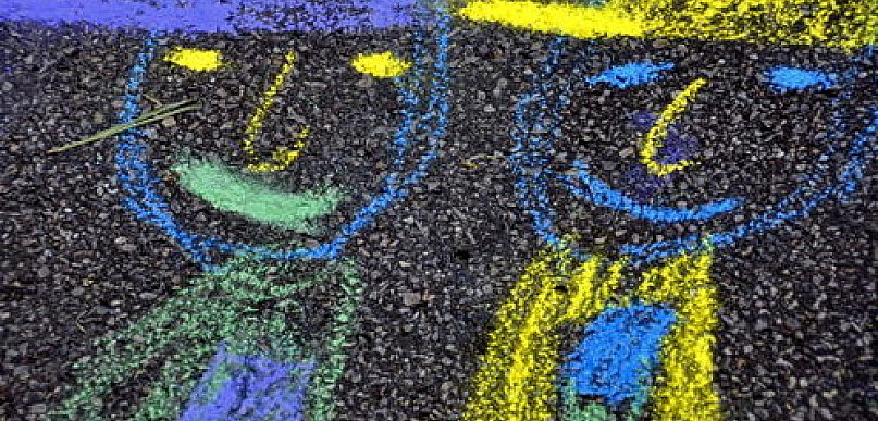 Spadła liczba rozwodów, odnotowano wzrost urodzeń