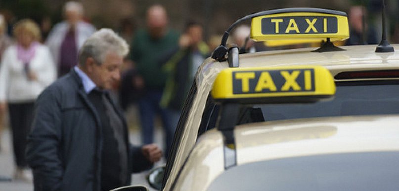 Przejazd taxi. O czym musisz pamiętać, decydując się na tego typu transport