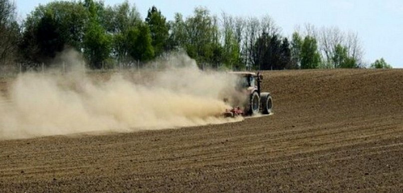 Obsza. Uwaga na pas drogowy!