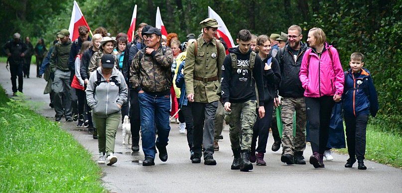 Rodziny na partyzanckich szlakach swych ojców (FOTO, VIDEO)