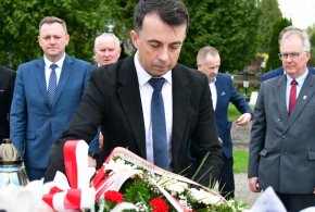 Biłgoraj pamięta o Katyniu. Uroczystości z okazji Dnia Pamięci Ofiar Zbrodni FOTO-42202