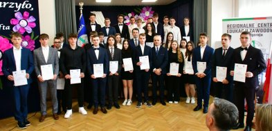 Młodzi zdolni z Biłgoraja nagrodzeni! Stypendia dla 33 uczniów RCEZ (LISTA)-42554