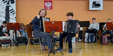 Warsztaty akordeonowe w Biłgoraju z Mirosławem Tyborą - sukces!-42704