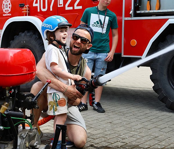 Dzień Strażaka w Dąbrowicy: MDP zachwyca umiejętnościami (FOTO)-42734