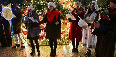 Biłgorajanie kolędowali na Placu Wolności (FOTO, VIDEO)-49243