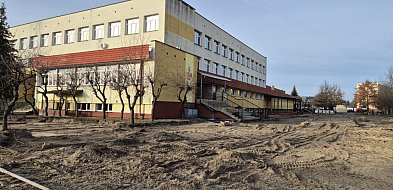 Nowoczesna przestrzeń edukacyjna w Biłgoraju: Prace przy Szkole Podstawowej Nr 5-49348